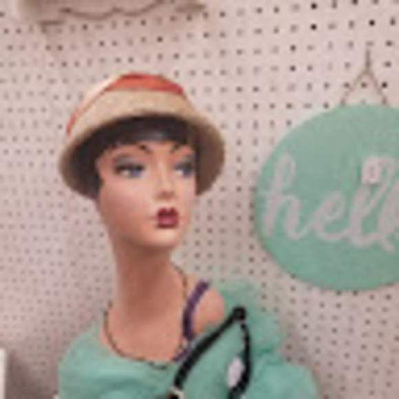 Meet your Posher, Debra - Picture 1 of 1